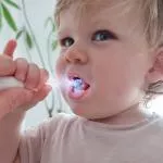 Jack n Jill Kinder-Schallzahnbürste Tickle Tooth - mit Ersatzkopf, auch für die Kleinsten