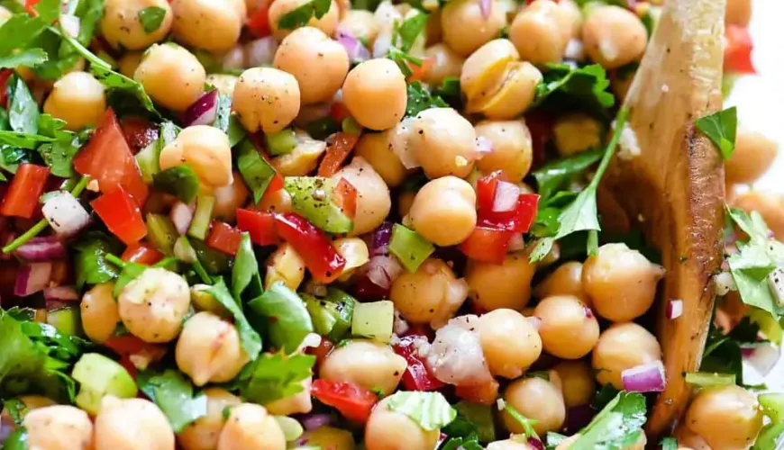 Ein schnelles Mittagessen ohne Fleisch, das Energie und Kraft gibt