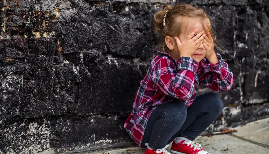 Wie man Trennungsangst bei älteren Kindern bewältigt