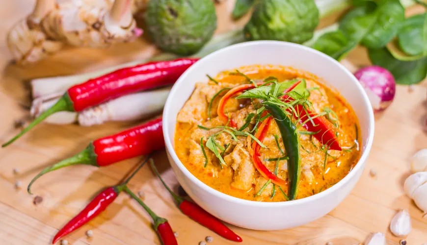 Thailändisches Curry versetzt Sie ins exotische Thailand