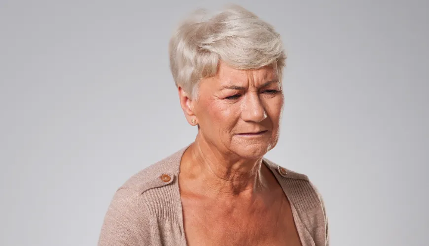 Kräuter, die auf natürliche Weise die Symptome der Menopause lindern