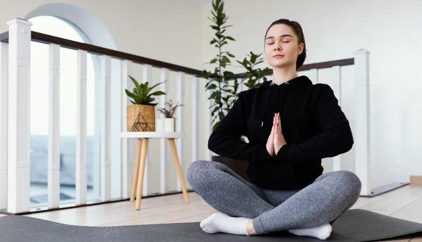 Die Wim-Hof-Technik bringt Ruhe und Regeneration vor dem Schlafengehen.